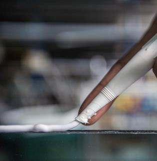 運(yùn)動(dòng)器材粘接劑  碳纖維山地車(chē)粘接  自行車(chē)踏板膠水